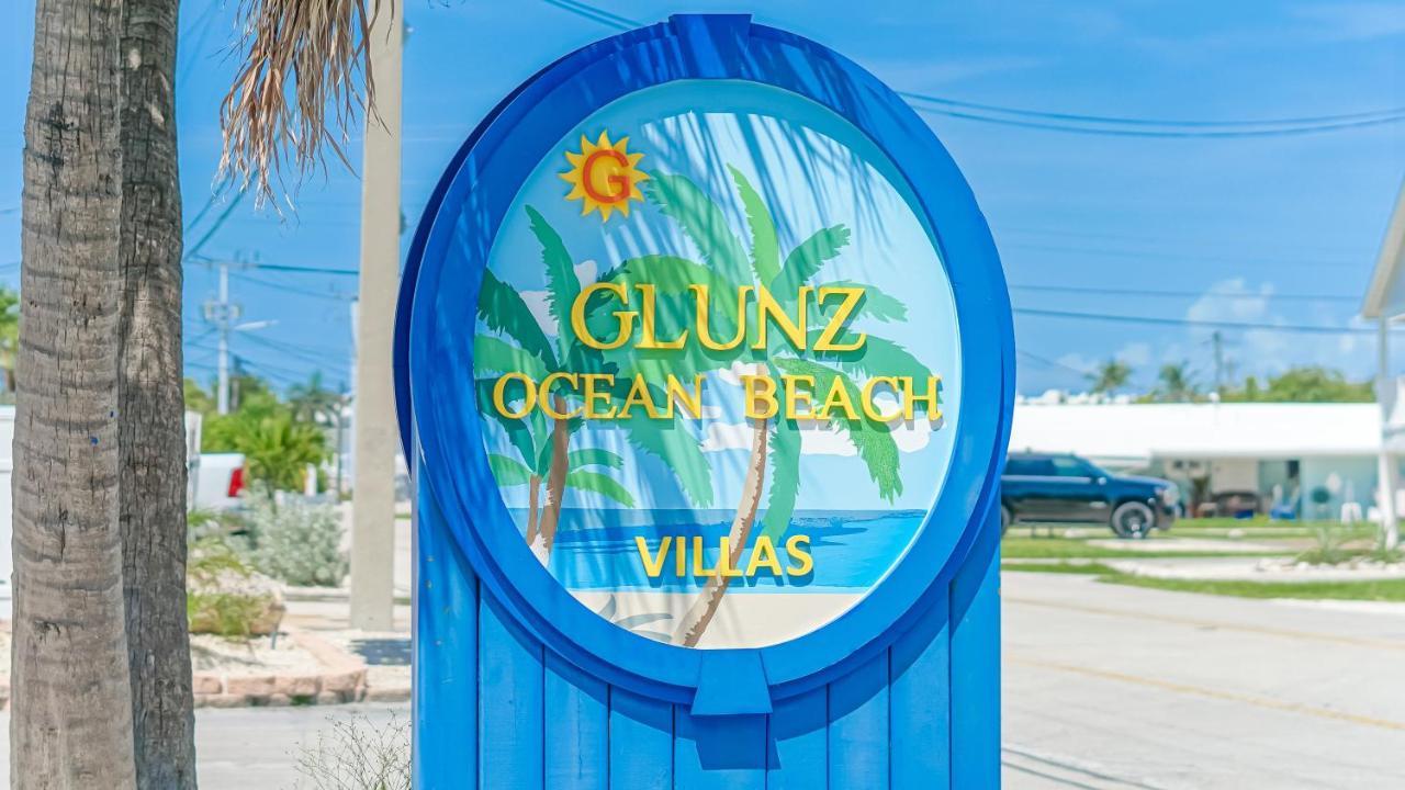 Glunz Ocean Beach Hotel And Resort Marathon Exteriör bild